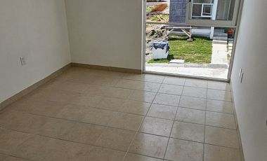 Casa con roof top en venta, en condominio con alberca, en Emiliano Zapata, Mor.