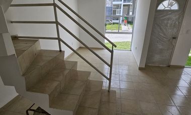 Casa con roof top en venta, en condominio con alberca, en Emiliano Zapata, Mor.