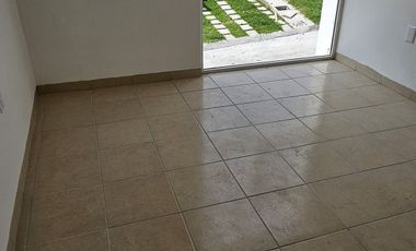 Casa con roof top en venta, en condominio con alberca, en Emiliano Zapata, Mor.