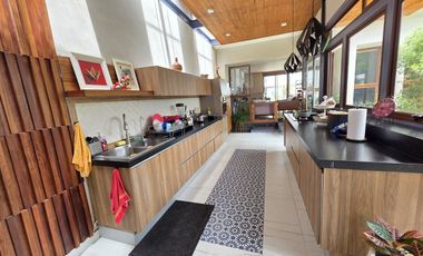 CASA EN VENTA EN ZIBATA, DE UN NIVEL MAS SOTANO CONDOMINIO CARDON