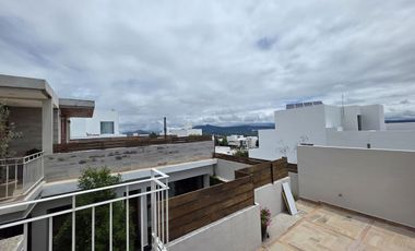 CASA EN VENTA EN ZIBATA, DE UN NIVEL MAS SOTANO CONDOMINIO CARDON