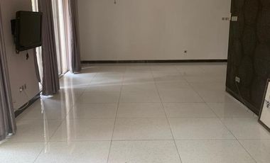 DISEWA RUMAH  MINIMALIST HOUSE LOKASI PREMIUM HANG LEKIU KEBAYORAN BAR