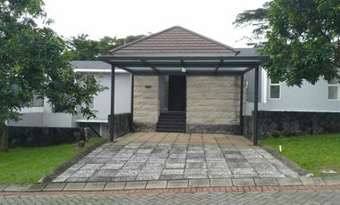 Villa di Taman Dayu, Pandaan, Jawa Timur dengan Golf View terbaik.