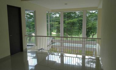 Villa di Taman Dayu, Pandaan, Jawa Timur dengan Golf View terbaik.