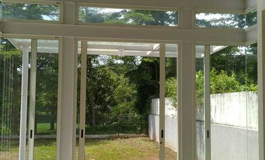 Villa di Taman Dayu, Pandaan, Jawa Timur dengan Golf View terbaik.