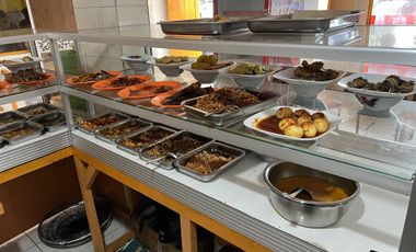 Rumah 3 Lantai Sekaligus Usaha di Pertigaan Jalan Raya Besar Ramai