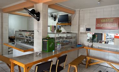 Rumah 3 Lantai Sekaligus Usaha di Pertigaan Jalan Raya Besar Ramai