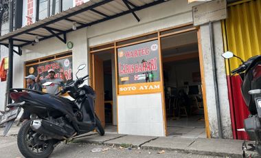 Rumah 3 Lantai Sekaligus Usaha di Pertigaan Jalan Raya Besar Ramai