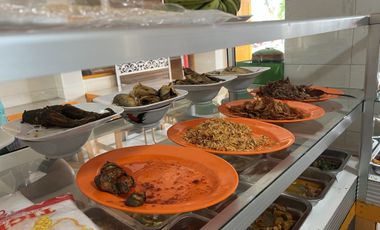 Rumah 3 Lantai Sekaligus Usaha di Pertigaan Jalan Raya Besar Ramai