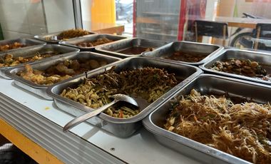 Rumah 3 Lantai Sekaligus Usaha di Pertigaan Jalan Raya Besar Ramai