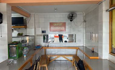 Rumah 3 Lantai Sekaligus Usaha di Pertigaan Jalan Raya Besar Ramai