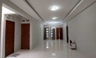 DISEWA RUMAH AREA PAKUBUWONO JL. DEMPO KEBAYORAN BARU JAKARTA SELATAN