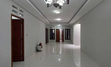DISEWA RUMAH AREA PAKUBUWONO JL. DEMPO KEBAYORAN BARU JAKARTA SELATAN