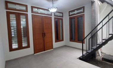 DISEWA RUMAH AREA PAKUBUWONO JL. DEMPO KEBAYORAN BARU JAKARTA SELATAN