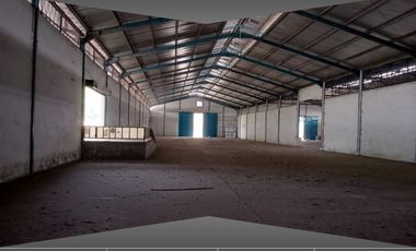 sewa gudang luas 13.000 lokasi 100 meter pintu tol Gempol - Surabaya