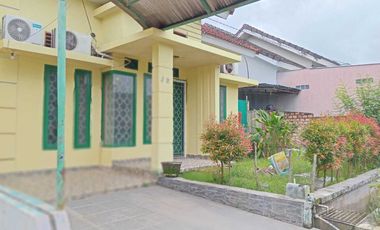DIJUAL RUMAH KOMPLEK BANDARA RESIDENCE PALEMBANG – Free AC Tiap Kamar