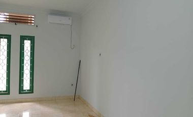 DIJUAL RUMAH KOMPLEK BANDARA RESIDENCE PALEMBANG – Free AC Tiap Kamar