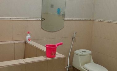 DIJUAL RUMAH KOMPLEK BANDARA RESIDENCE PALEMBANG – Free AC Tiap Kamar