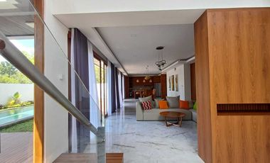 dijual villa modern lantai 3 sawangan nusa dua