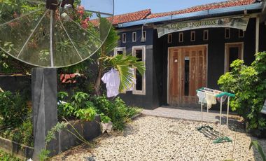 Rumah Pinggir Jalan Raya Dekat PLTU Labuan