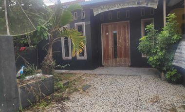 Rumah Pinggir Jalan Raya Dekat PLTU Labuan