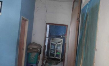 Rumah Pinggir Jalan Raya Dekat PLTU Labuan