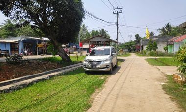 Rumah Pinggir Jalan Raya Dekat PLTU Labuan