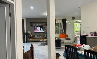 Villa cantik 4 kamar di kota bunga cipanas dekat kolam renang