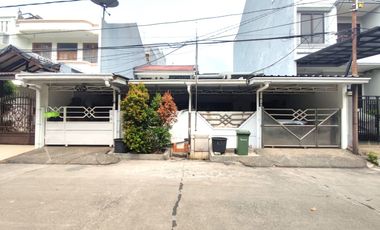 Rumah Sunter Paradise 2 Parkir Luas Hadap Taman OL Shop