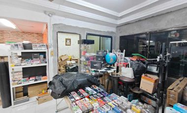 Rumah Sunter Paradise 2 Parkir Luas Hadap Taman OL Shop