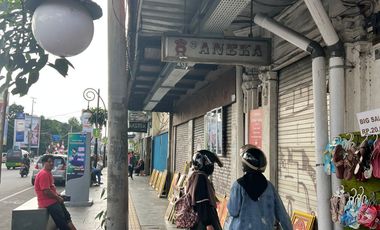 Disewaka kios pusat kota Jl Ahmad Yani Sukabumi depan kantor pos