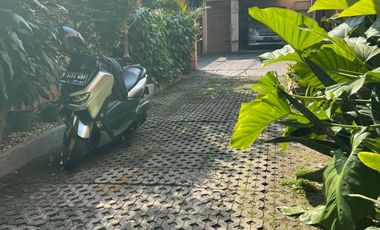 Dibawah NJOP RUMAH KANTOR DI KOMPLEK TAMAN RADIO DALAM