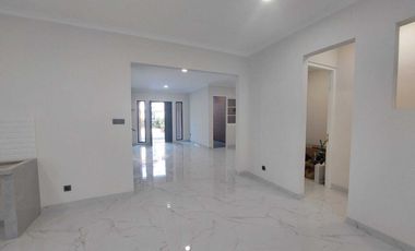 Di Sewakan Rumah Nyaman Di Delatinos Pusat Kota BSD