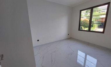 Dijual Rumah Mewah Full Furnished Siap Huni di Delatinos BSD