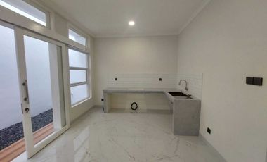 Dijual Rumah Mewah Full Furnished Siap Huni di Delatinos BSD