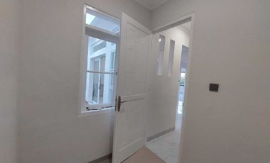 Dijual Rumah Mewah Full Furnished Siap Huni di Delatinos BSD