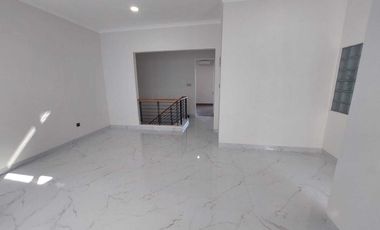 Disewakan Rumah Full Furnished Murah lokasi Strategis di Delatinos BSD