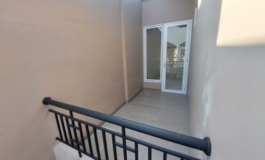 Disewakan Rumah Full Furnished Murah lokasi Strategis di Delatinos BSD