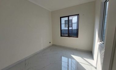 Disewakan Rumah Full Furnished Murah lokasi Strategis di Delatinos BSD