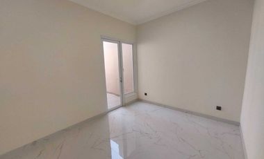 Disewakan Rumah Full Furnished Murah lokasi Strategis di Delatinos BSD