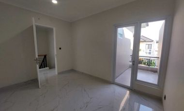 Disewakan Rumah Full Furnished Murah lokasi Strategis di Delatinos BSD