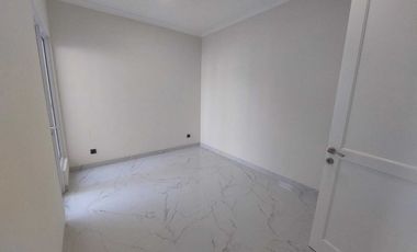 Disewakan Rumah Full Furnished Murah lokasi Strategis di Delatinos BSD