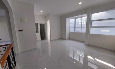 Disewakan Rumah Full Furnished Murah lokasi Strategis di Delatinos BSD