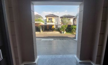 Disewakan Rumah Full Furnished Murah lokasi Strategis di Delatinos BSD