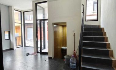 Rumah bisa untuk kantor di timur kampus UPN