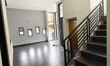 Rumah bisa untuk kantor di timur kampus UPN