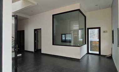 Rumah bisa untuk kantor di timur kampus UPN