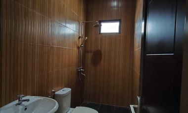 Rumah bisa untuk kantor di timur kampus UPN