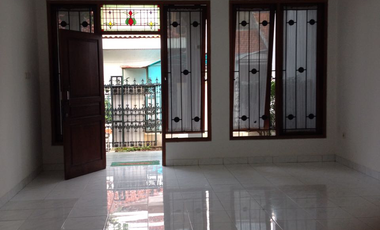 DIJUAL RUMAH 2 LANTAI KAWASAN DELTASARI GANDARIA DEKAT STASIUN MRT