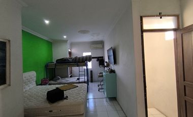 Rumah Luas Tepi Jalan Raya di Manahan Solo (YA)